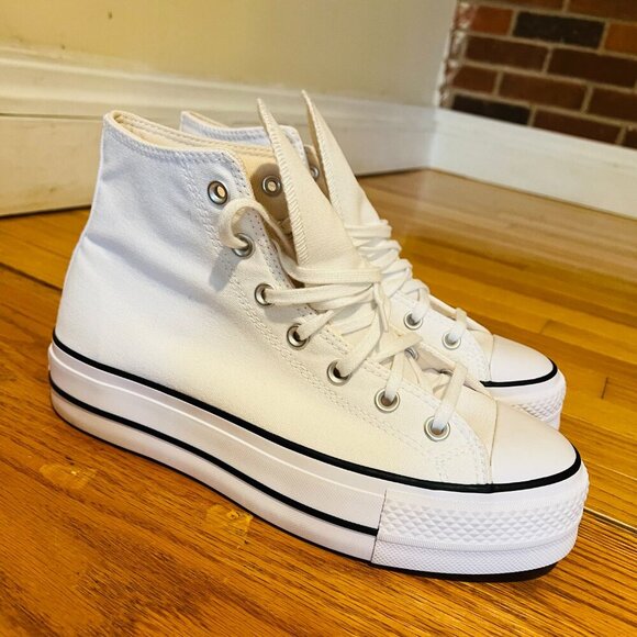 NEW Converse Chuck Taylor All Star Lift Women’s Platform Sneaker - Picture 1 of 16